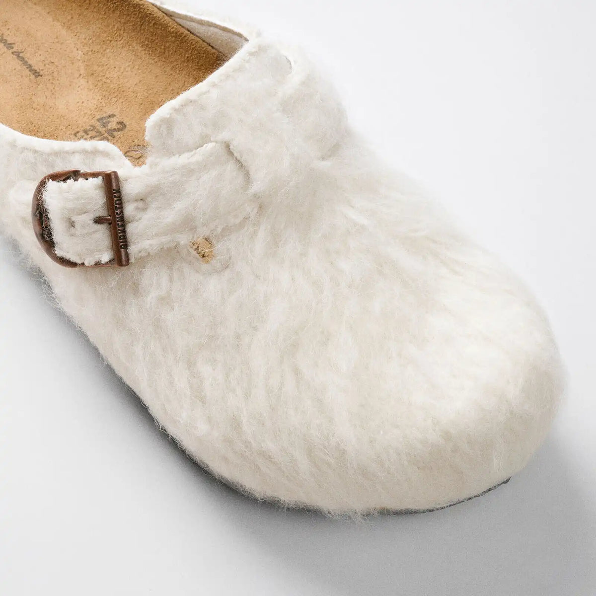 Boston Wooly Moon Buckle Wool Off White